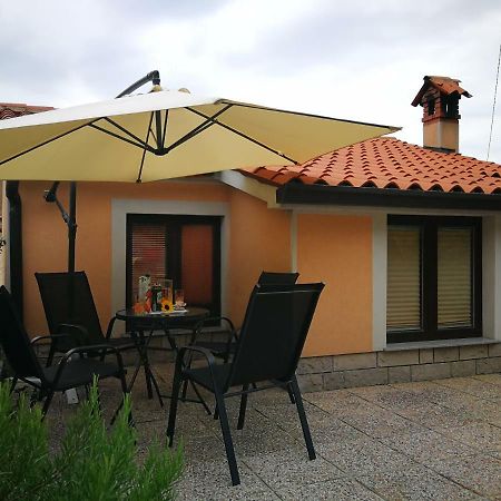House Ceh Villa Črni Kal Exteriör bild